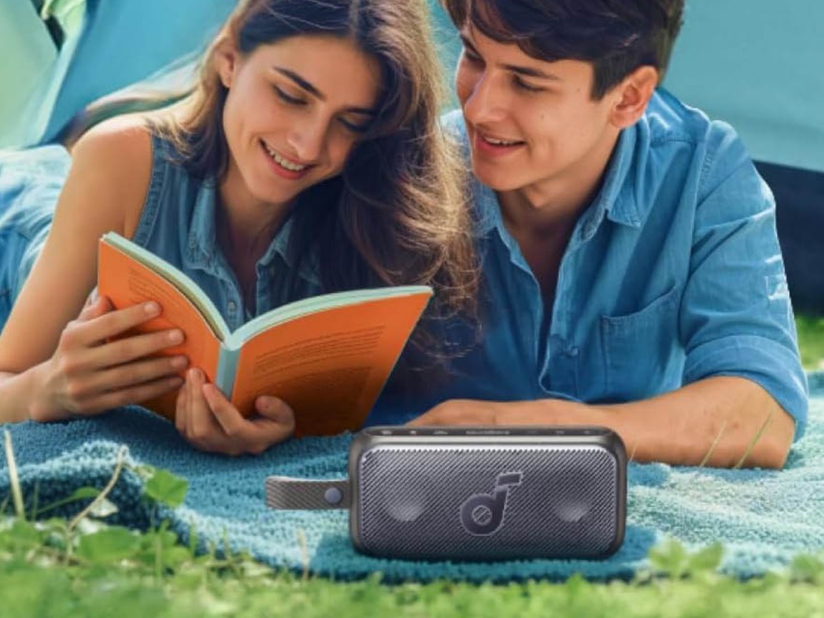 Anker Soundcore Motion 300 Portable Bluetooth Speaker gift for friends in the UK