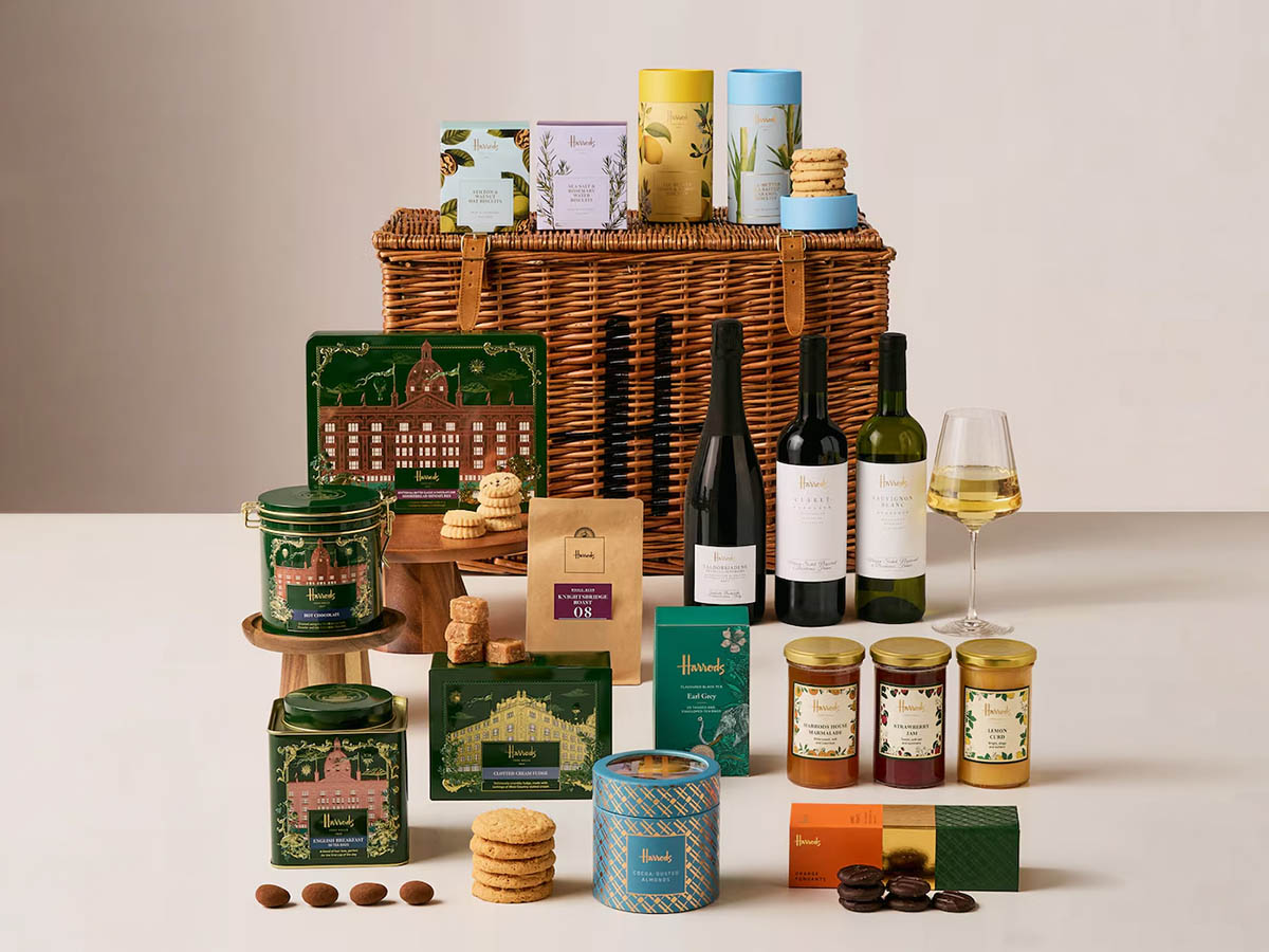 Harrods Classic Food and Wine Hamper Father’s Day gift for dads in the UK