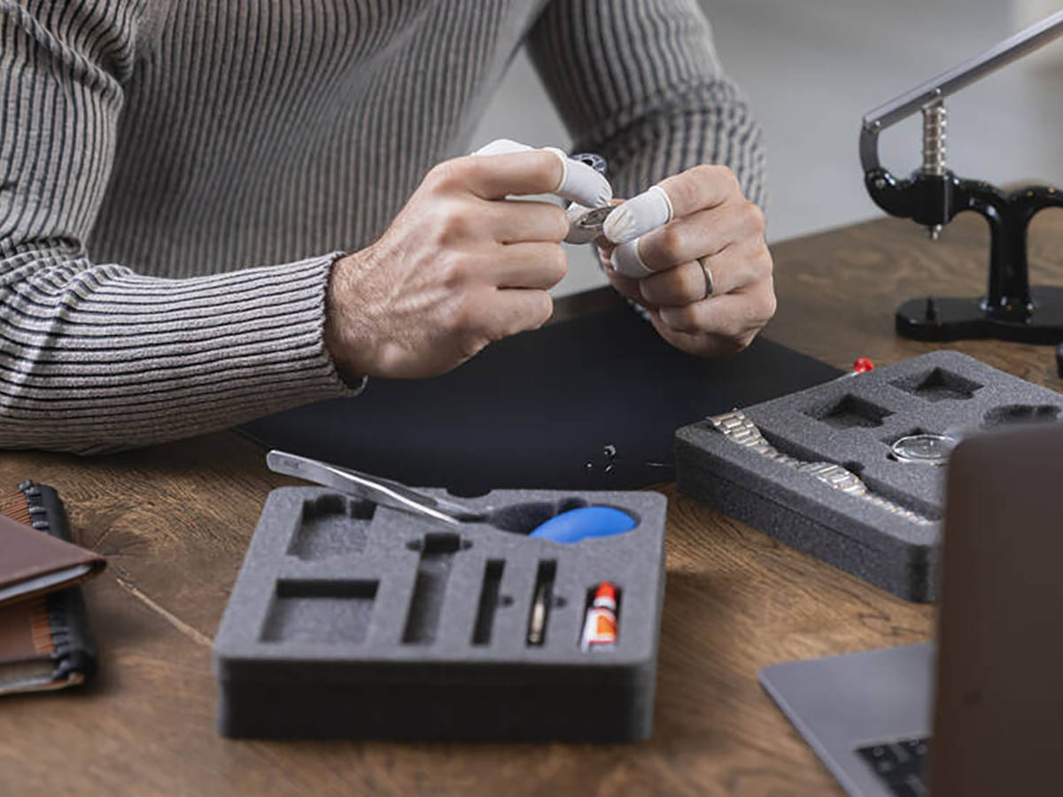 Mechanical watchmaking kit Timecraft luxury Father’s Day gift in the UK