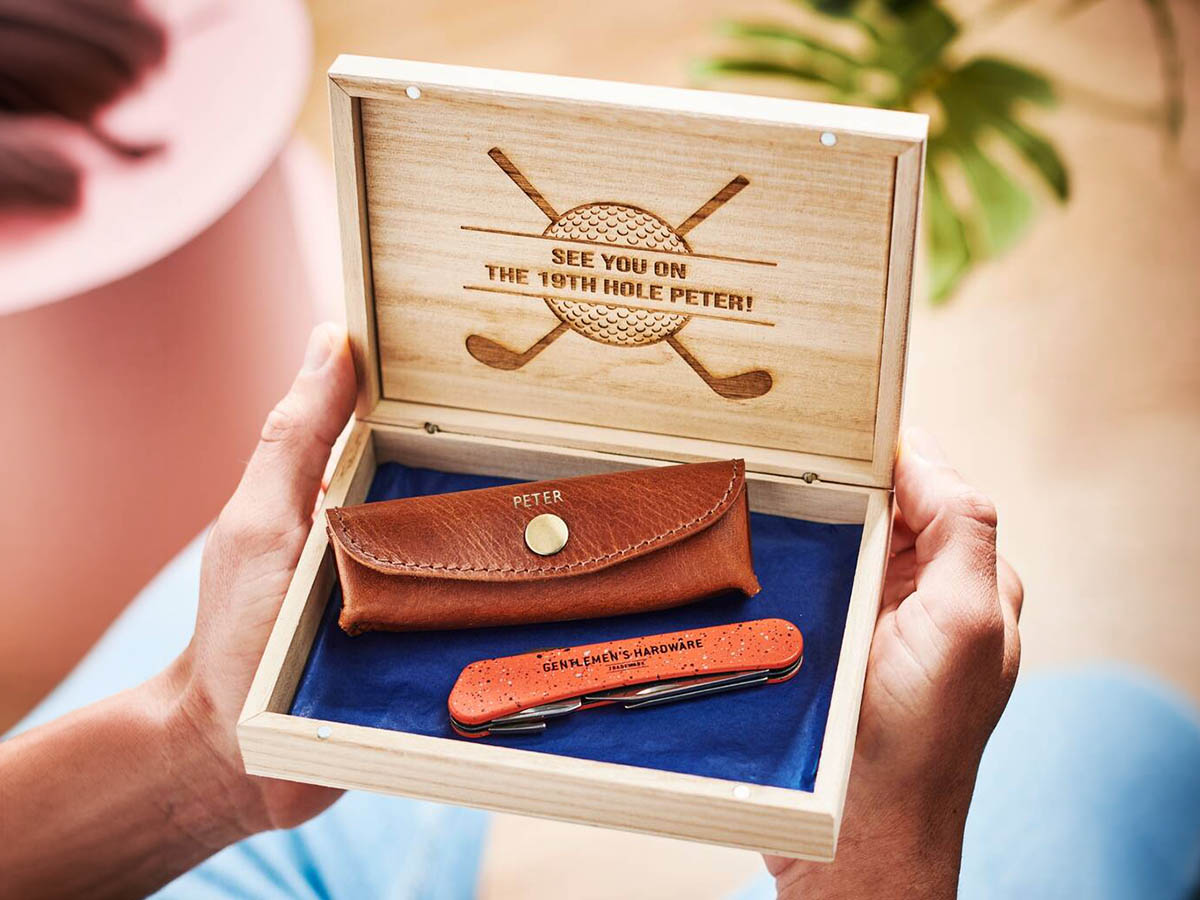 Personalised golf tool and leather holder Father’s Day gift for dads in the UK