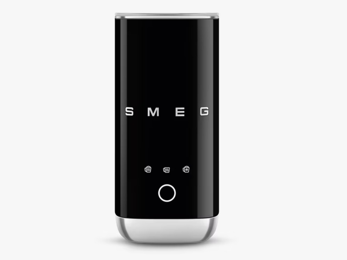 Smeg mini milk frother Father’s Day gift in the UK