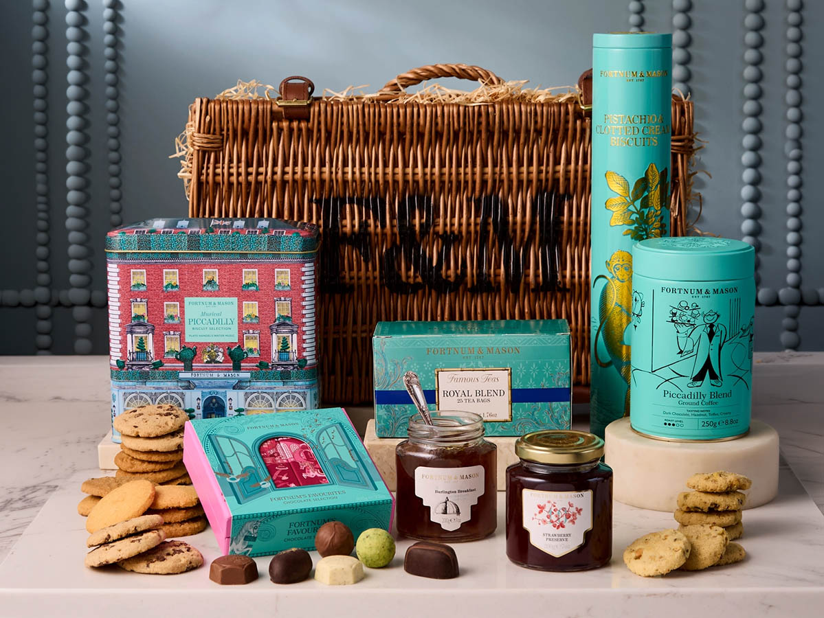 The Piccadilly Hamper luxury Father’s Day gift in the UK