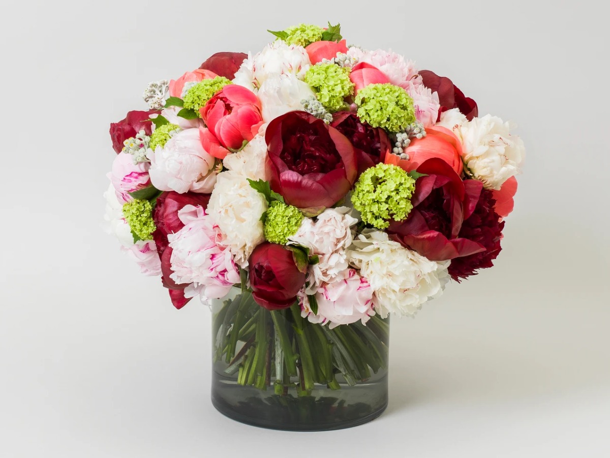 Moyses Stevens flower subscription luxury floral gift for wife