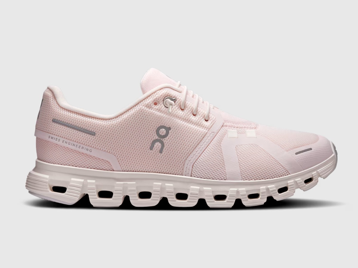 On Cloud 6 trainers fitness and lifestyle gift in the UK