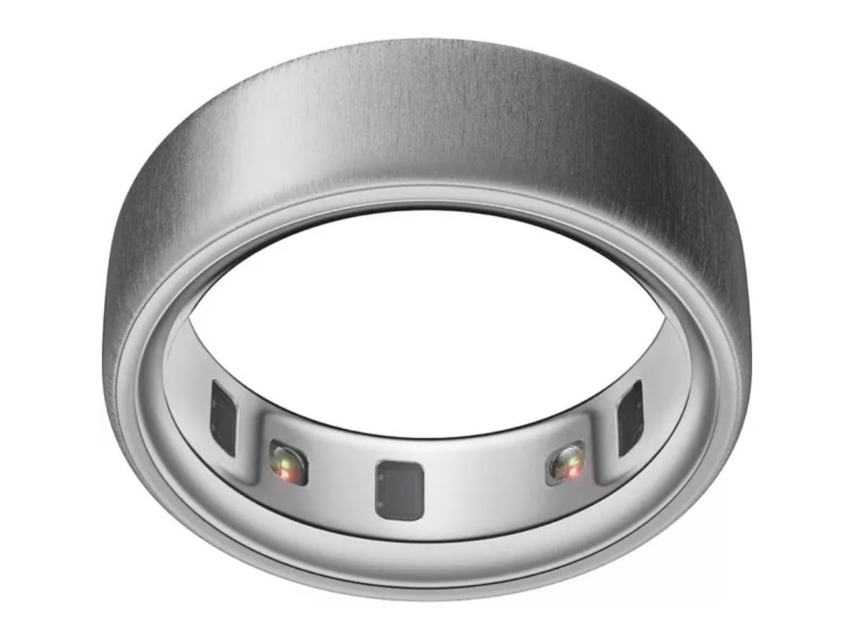 Oura Ring 4 smart ring wellness tech gift for sleep and recovery tracking